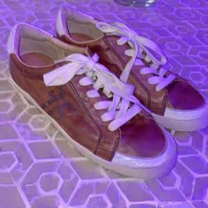 FABULOUS FRYE LEATHER SNEAKERS SIZE 8!